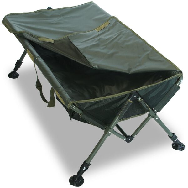 NGT Quick Folding Carp Cradle , Ātri saliekamais karpu šūpulis ar dubļu kājām .